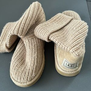 Ugg boots size 6 very comfortable Tan